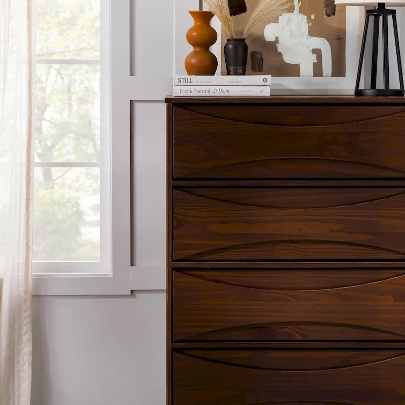 Commode 5 tiroirs en bois massif de style Mid-Century
