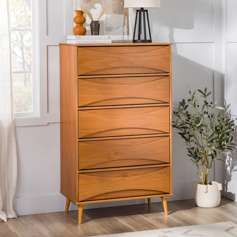 Commode 5 tiroirs en bois massif de style Mid-Century