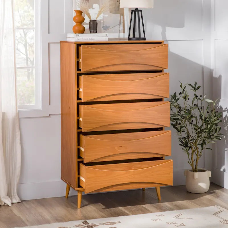 Commode 5 tiroirs en bois massif de style Mid-Century