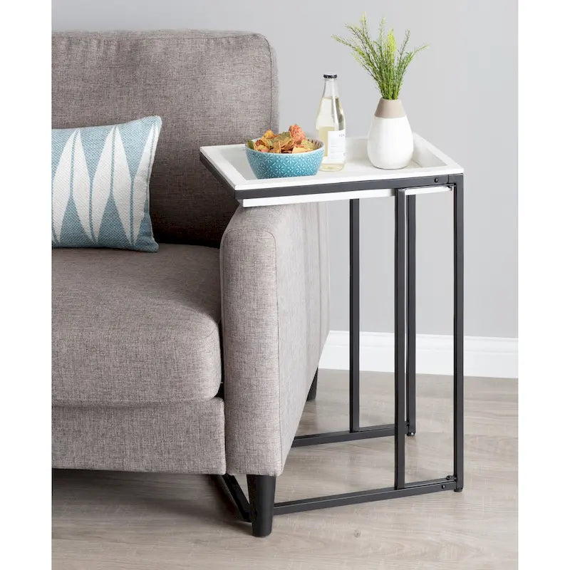 Table d'appoint en bois en forme de C
